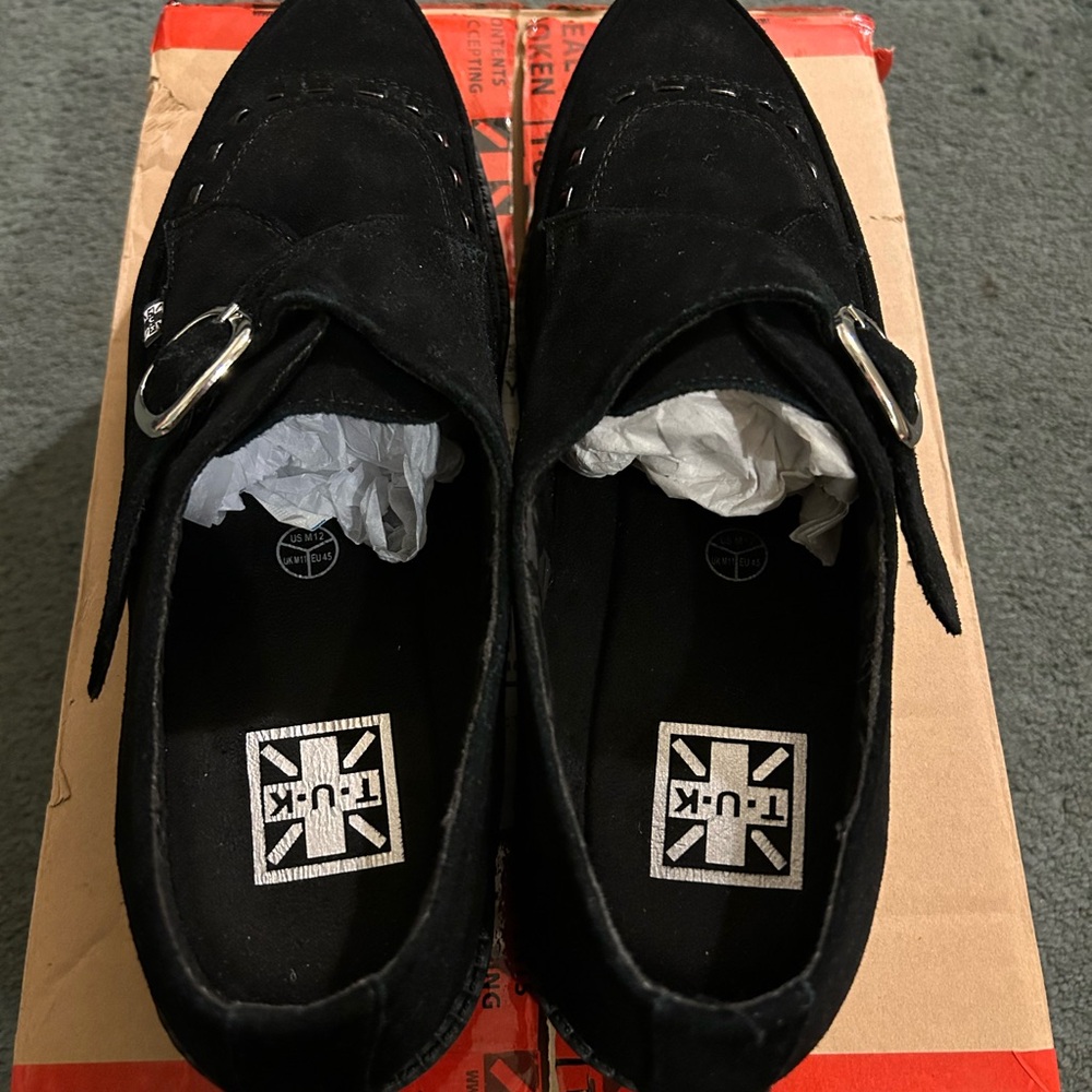 T.U.K Men's Black Suede Buckle Loafers - Picture 3 of 5